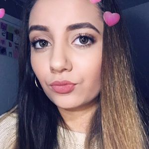 Meet your Posher, Priscila